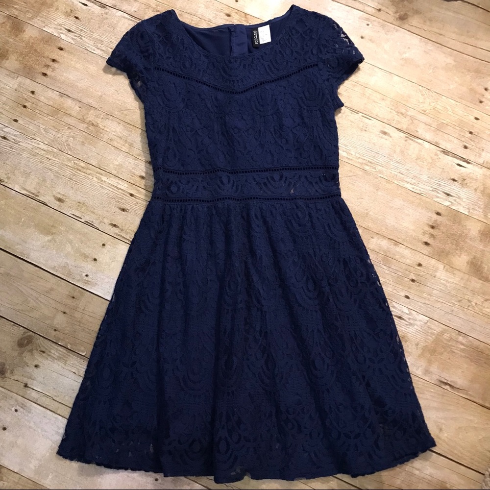 H&M Divided l Short Sleeve Lace Dress Navy size 8